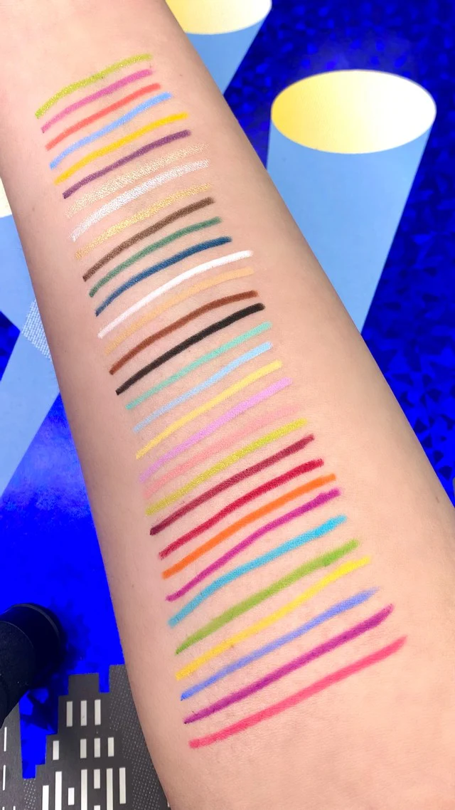 City of Flashing Lights Micro Retractable Liner Collection - Image 4