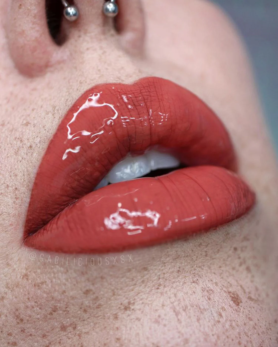 Honey Glazed Shine Lip Color - Image 13