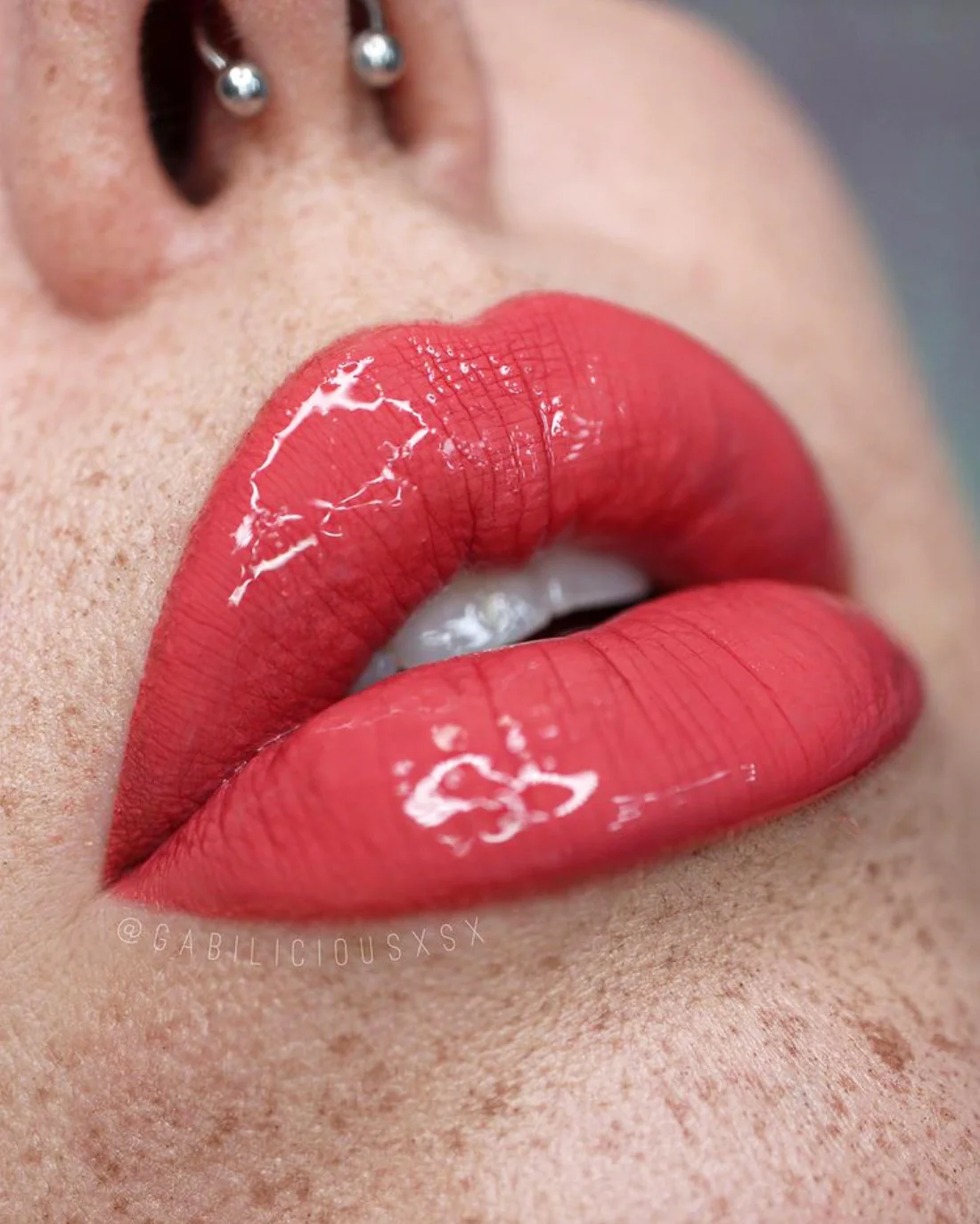 Honey Glazed Shine Lip Color - Image 18