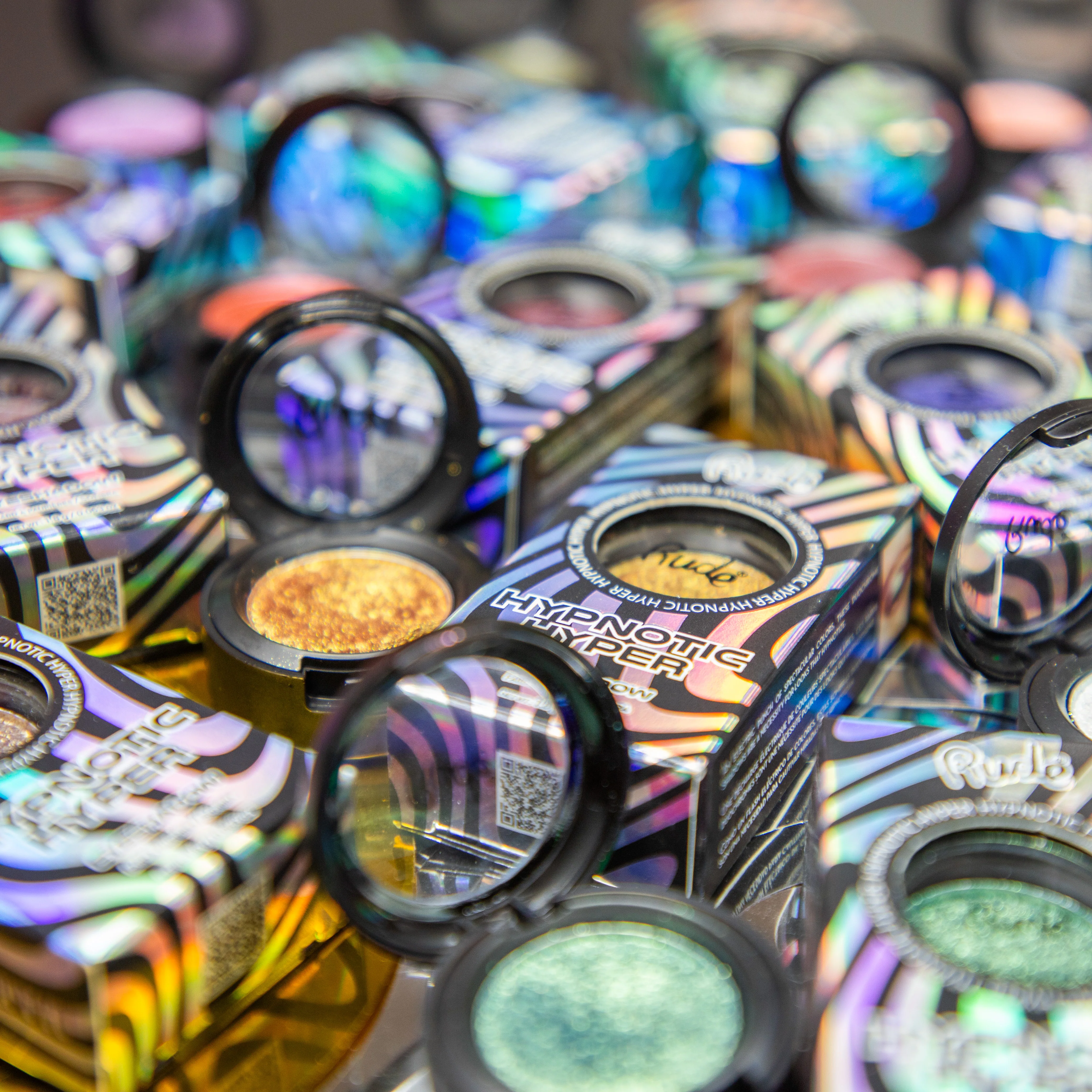 Hypnotic Hyper Duo Chrome Eyeshadow - Image 17